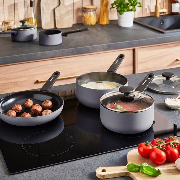 Morphy Richards 5 Piece Aluminium Saucepan Set, product image 2